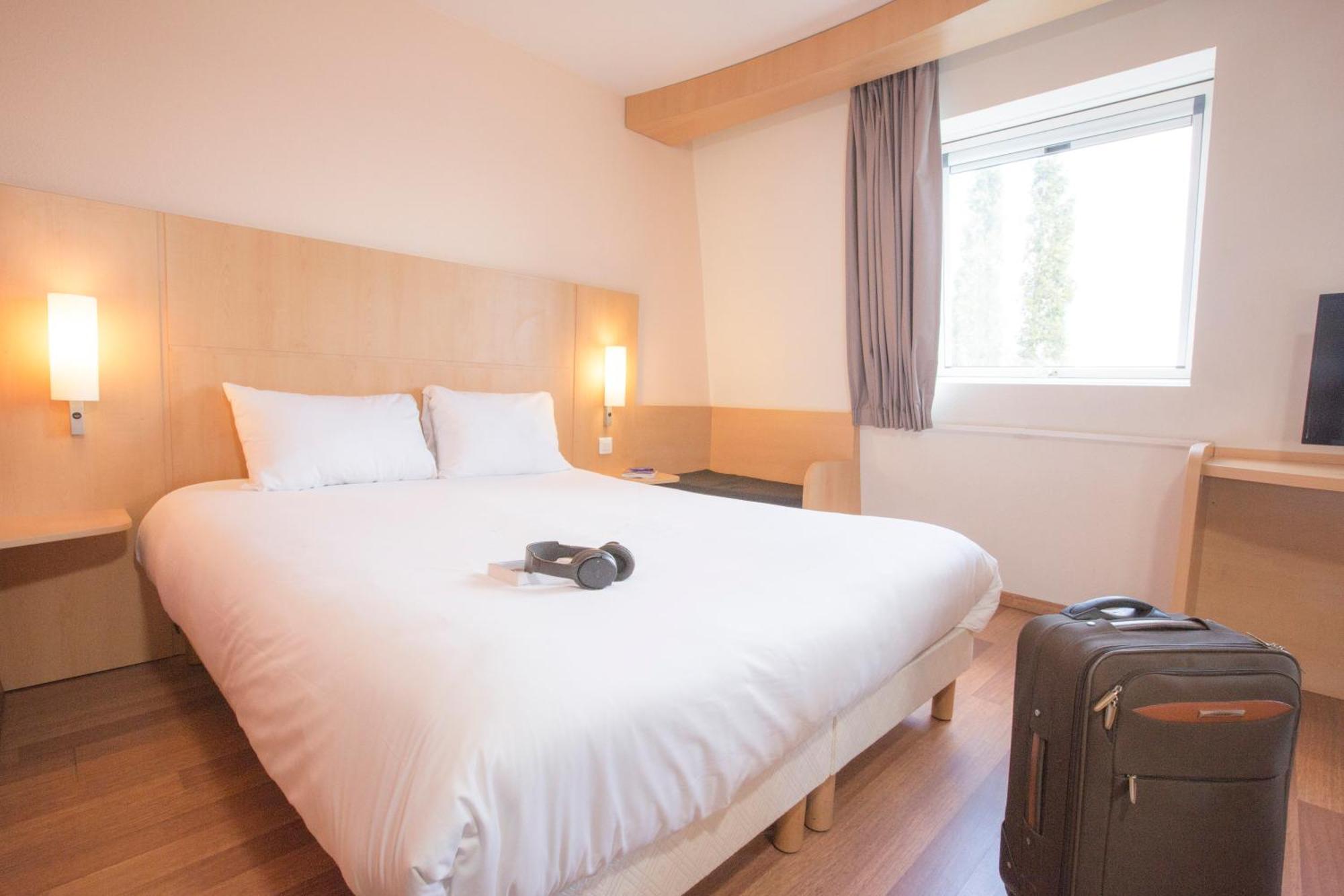 Ibis Lille Lomme Centre Hotel Room photo